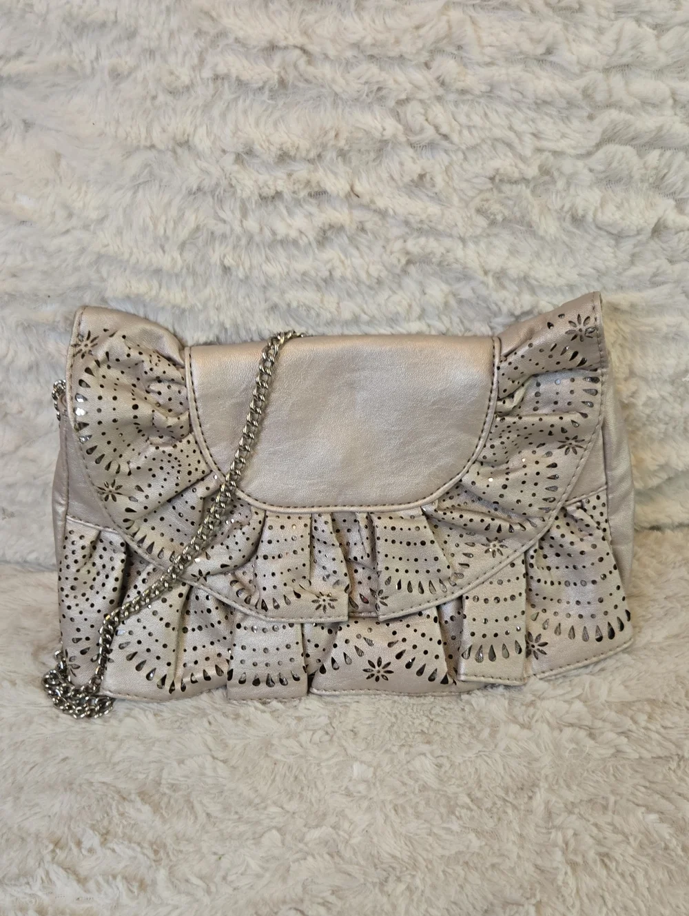 Elegant Cream Ruffle Shoulder Bag with Chain Strap